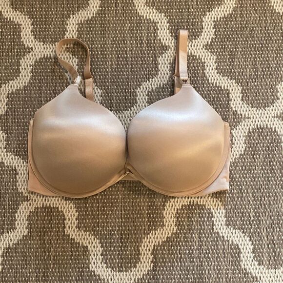 Victoria’s Secret bra bombshell bra, size 38DDD ￼ - Picture 1 of 6